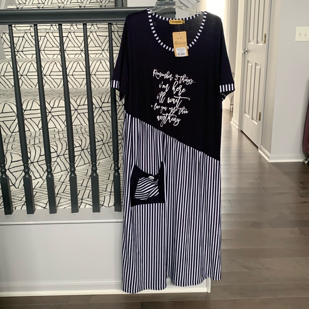 NWT SHOWCASE BEAUTIFUL DRESS!!!❤️❤️❤️
